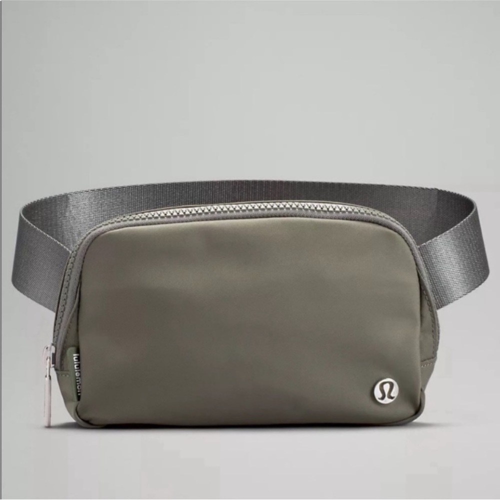 Lululemon Everywhere Belt Bag 1L